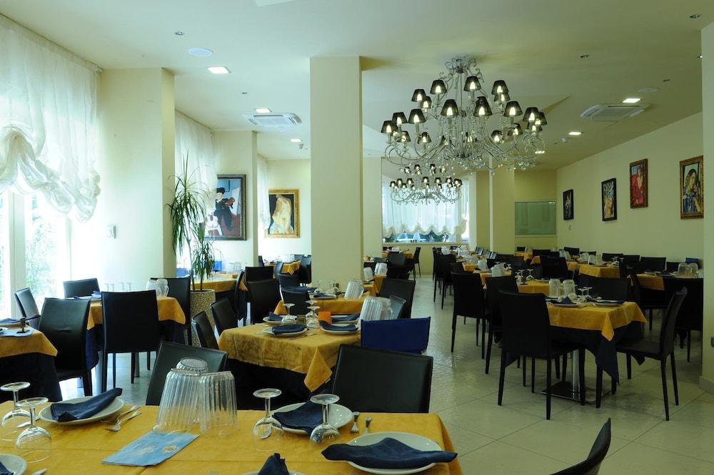 Hotel In Cesenatico Zewnętrze zdjęcie