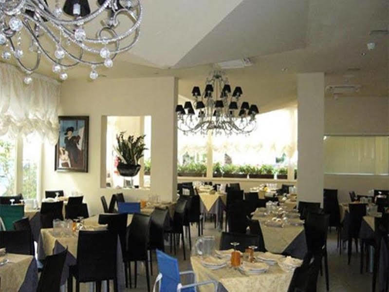Hotel In Cesenatico Zewnętrze zdjęcie